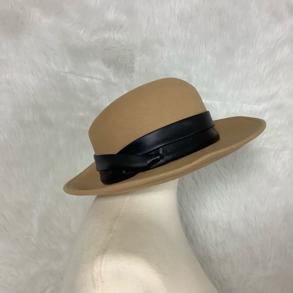 Vintage Accessories - Vintage Bollman Adolfo Tan Wool Hat Leather Band